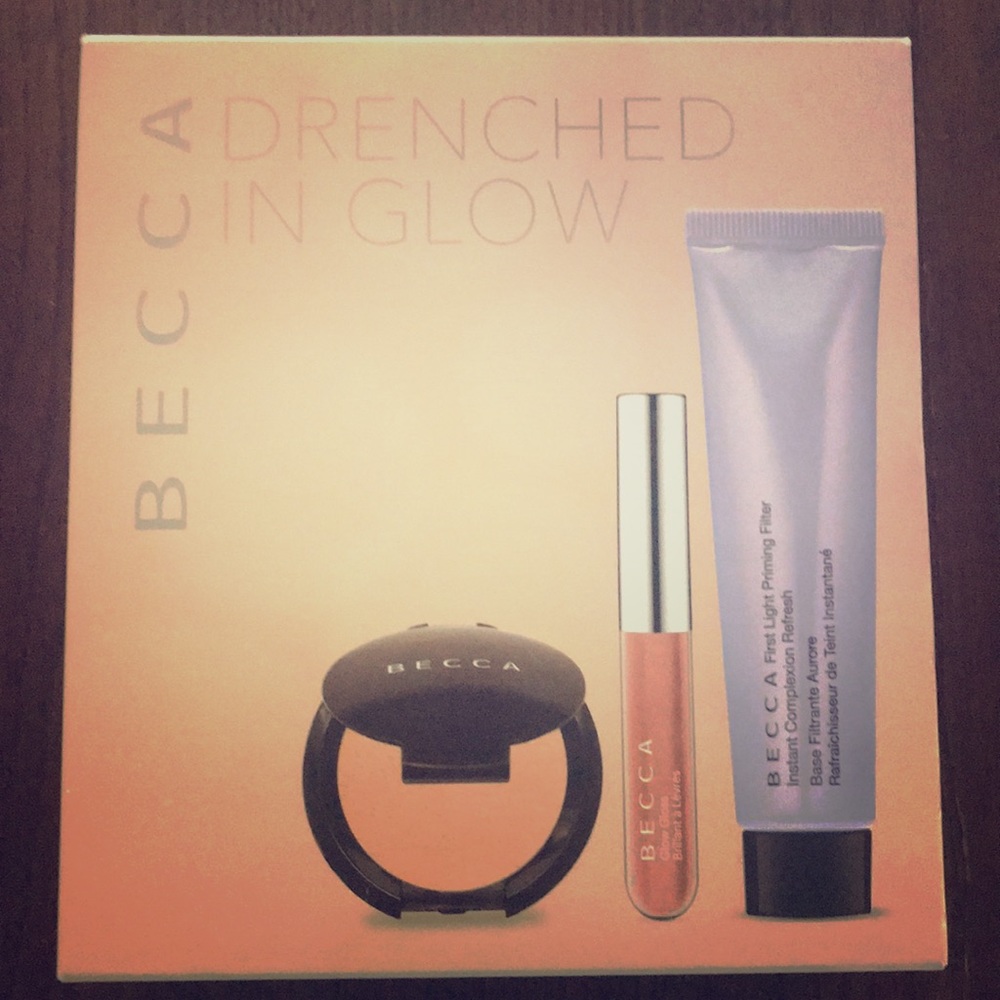 BECCA Drenched in Glow Kit